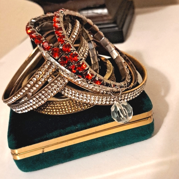 Bundle of 9 Super Sparkly Silver Gold and Red Glam Rhinestone Bracelets - Picture 8 of 12